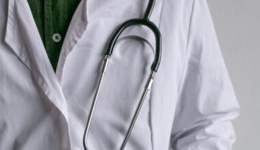 Riduzione del seno da 10 mila euro in 'nero', 68enne rischia la vita e denuncia - Primocanale.it