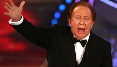 Rimini dedica una rotonda a Mike Bongiorno, il mito della tv tra le vie John Lennon ed Elvis Presley