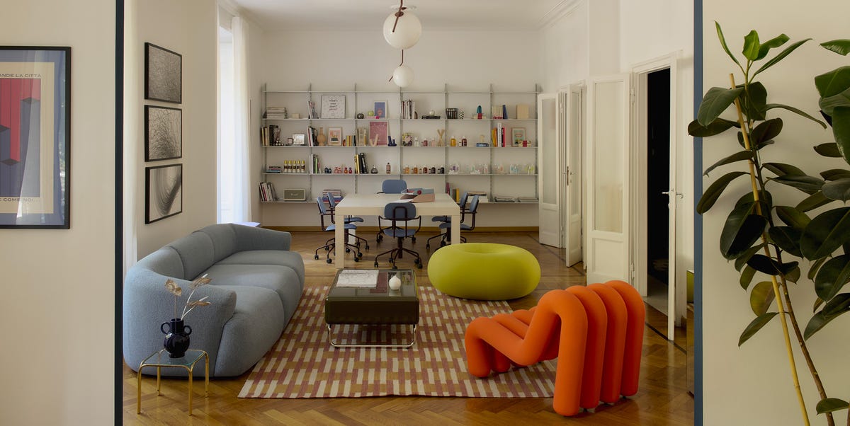 L'ufficio di Milano con arredi pop e vintage