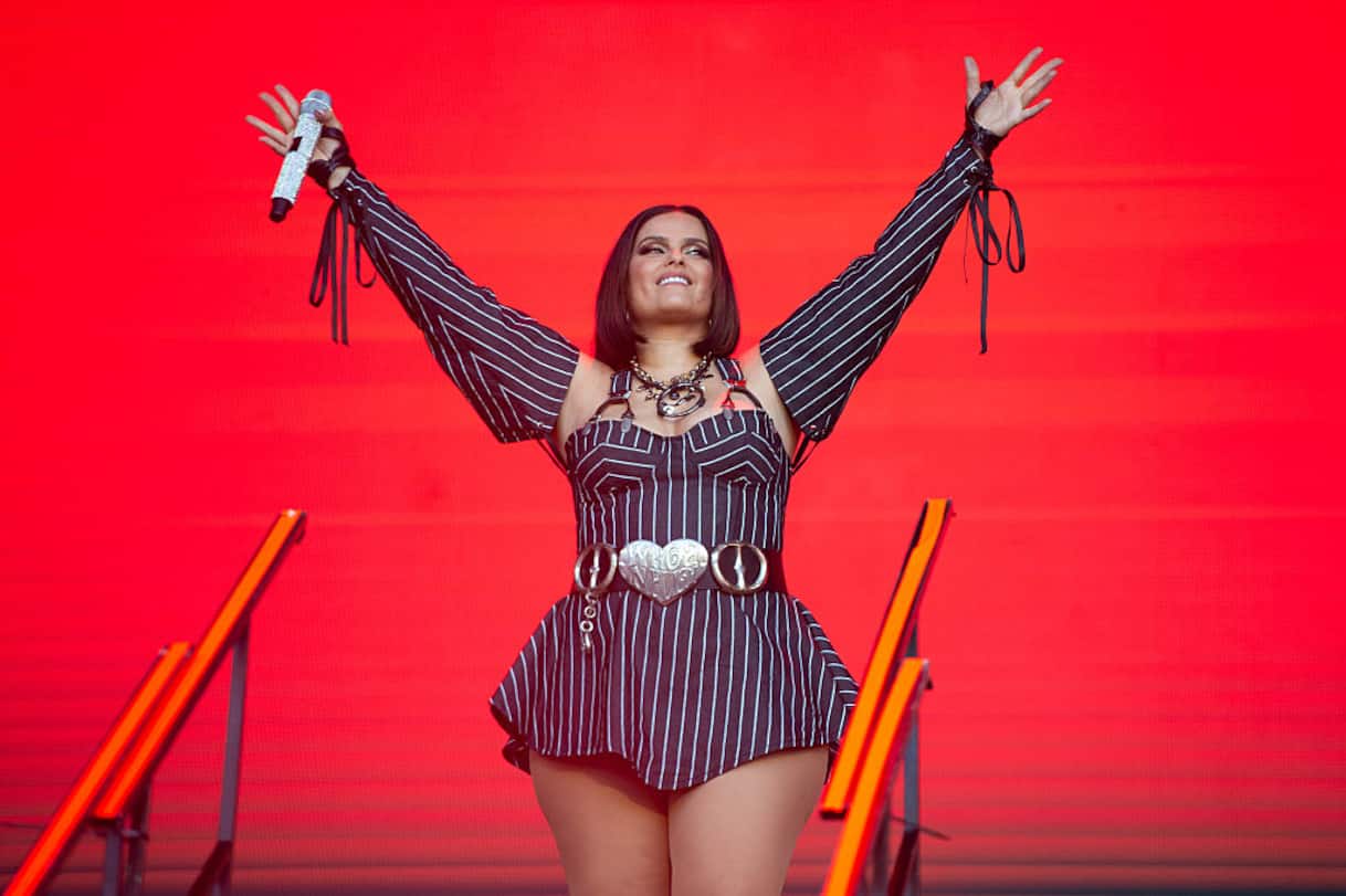 Nelly Furtado si prende una pausa dalle esibizioni dal vivo dopo essere stata vittima di body shaming