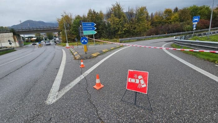 Nembro, scontro sulla statale. Moro un uomo