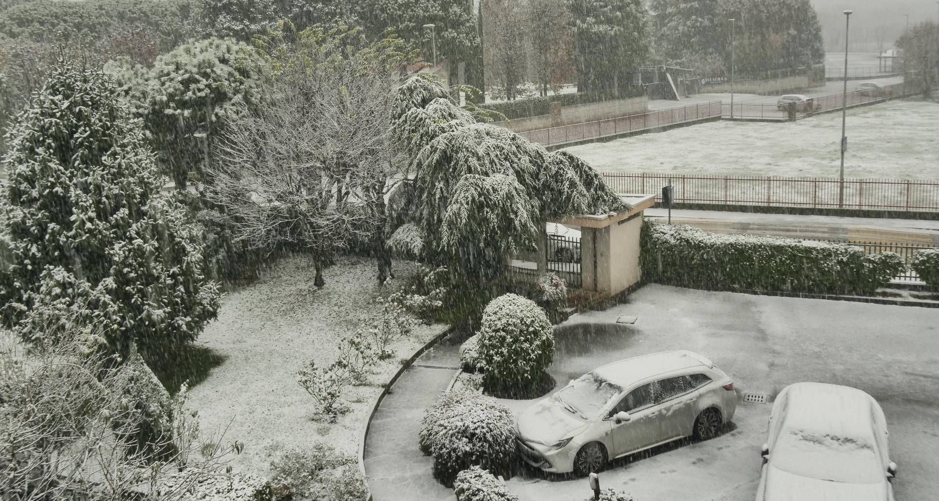 Maltempo e freddo sull'Italia, scatta allerta in 11 Regioni: pioggia, vento e neve