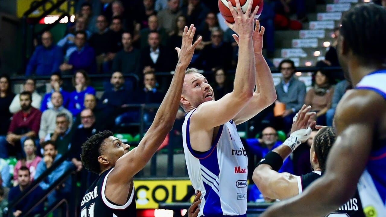 Virtus troppo forte, Treviso basket battuta al Palaverde (79-101) dai campioni d'Italia