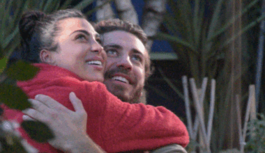 bacio tra Omer e Rasha e novità sulla chiusura