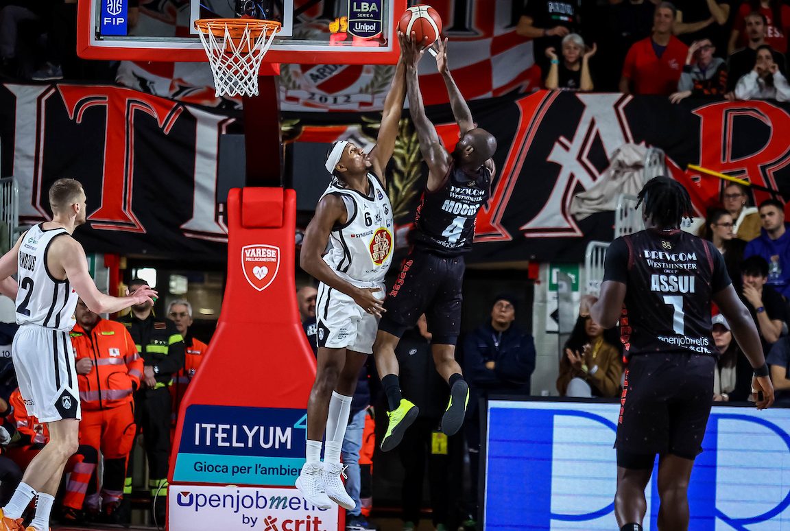 BM ON LBA / IL BUIO E IL NIENTE: UDINE SBANCA MASNAGO 59-66 E SI RISOLLEVA IN CLASSIFICA - DI ANTONIO CATALANO