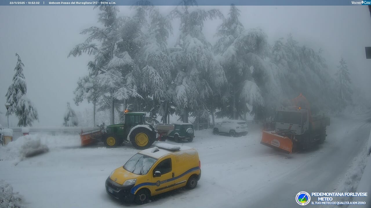 Atmosfera natalizia sui colli della Romagna, tanta neve caduta in poche ore: la spiegazione