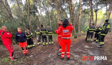 trova impiccata a un albero la donna scomparsa