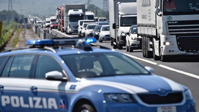 tratto chiuso dopo Firenze sud, traffico in tilt