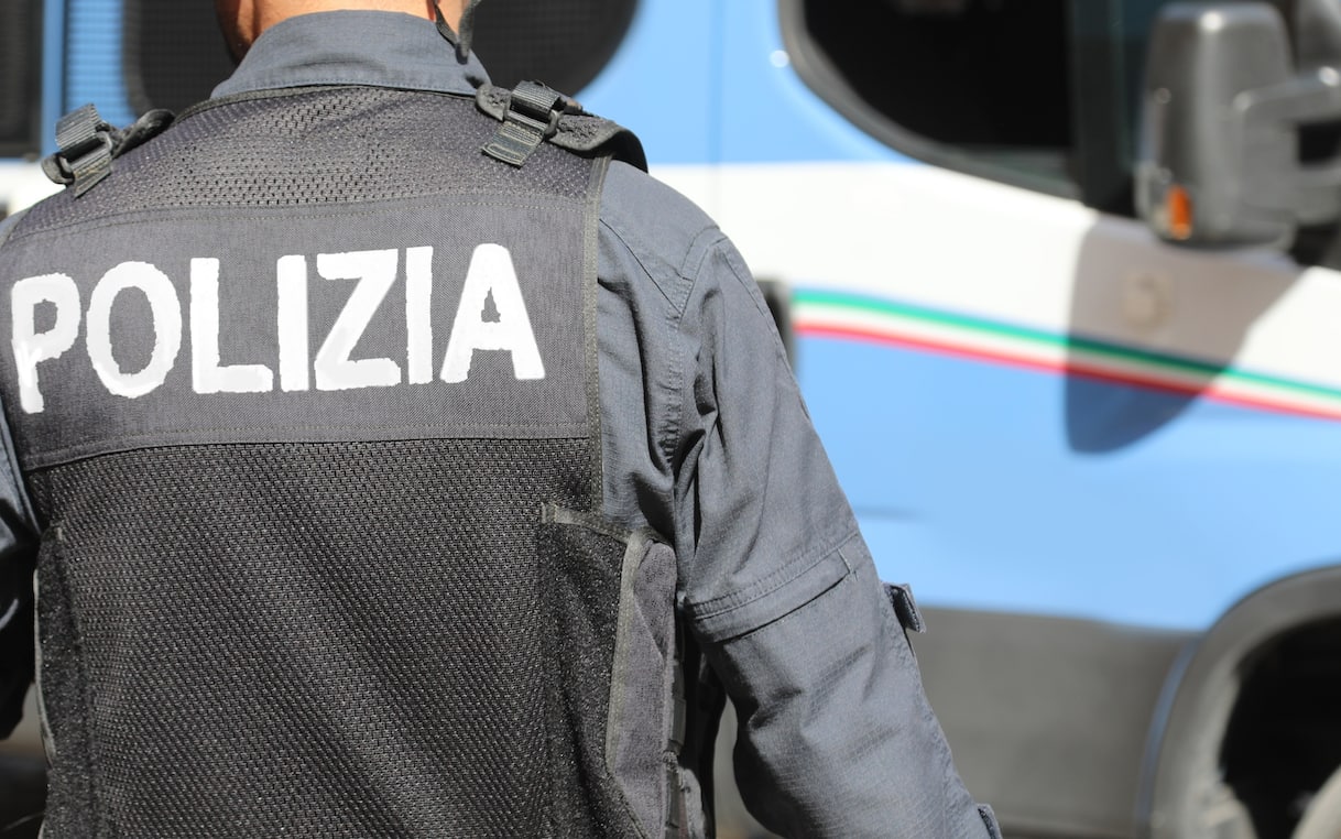 Rapina a Milano, giovane accoltellato resta invalido: 5 arresti