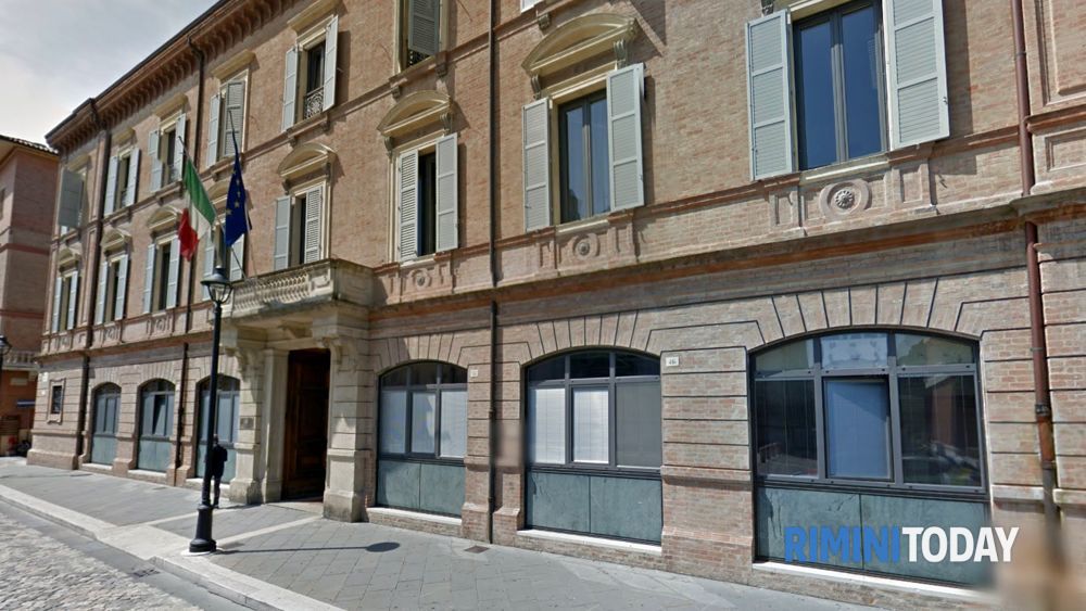 Funzionario della Prefettura indagato per violenza sessuale