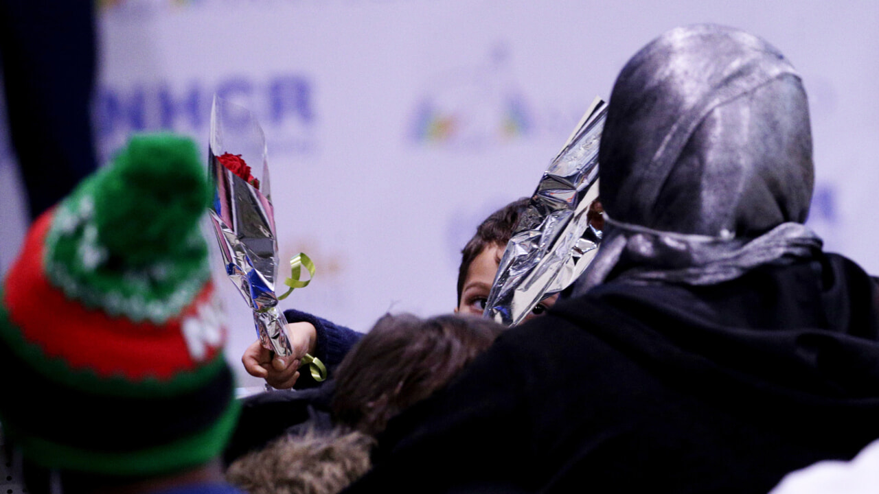 “Le famiglie dormono in strada”