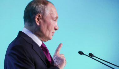 Putin, primo sì al piano Trump e schiaffo all'Europa
