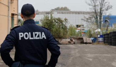 Tensioni al rave di Modena, scontri con la polizia