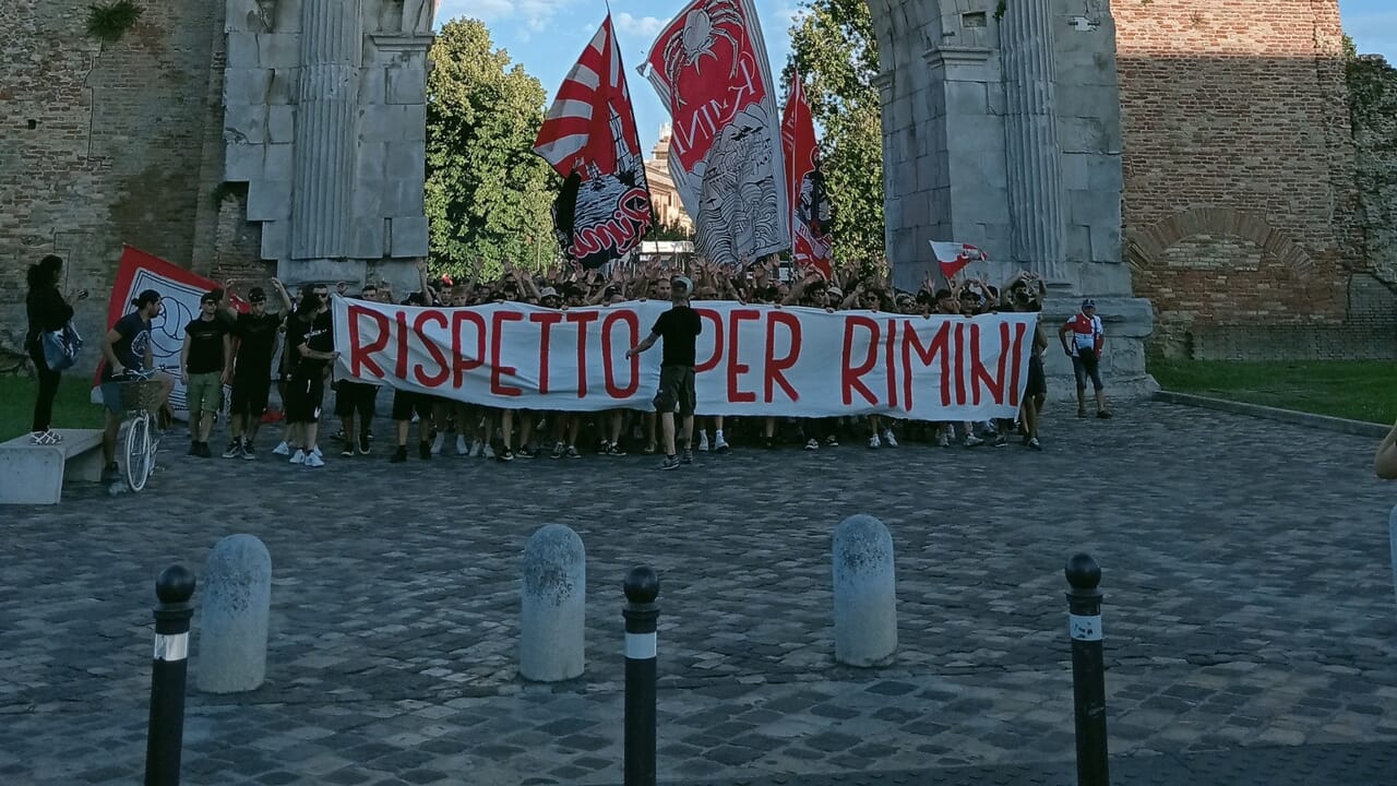 Il Rimini Calcio è sul baratro, club verso la liquidazione. Il sindaco: "Vicende societarie vergognose"