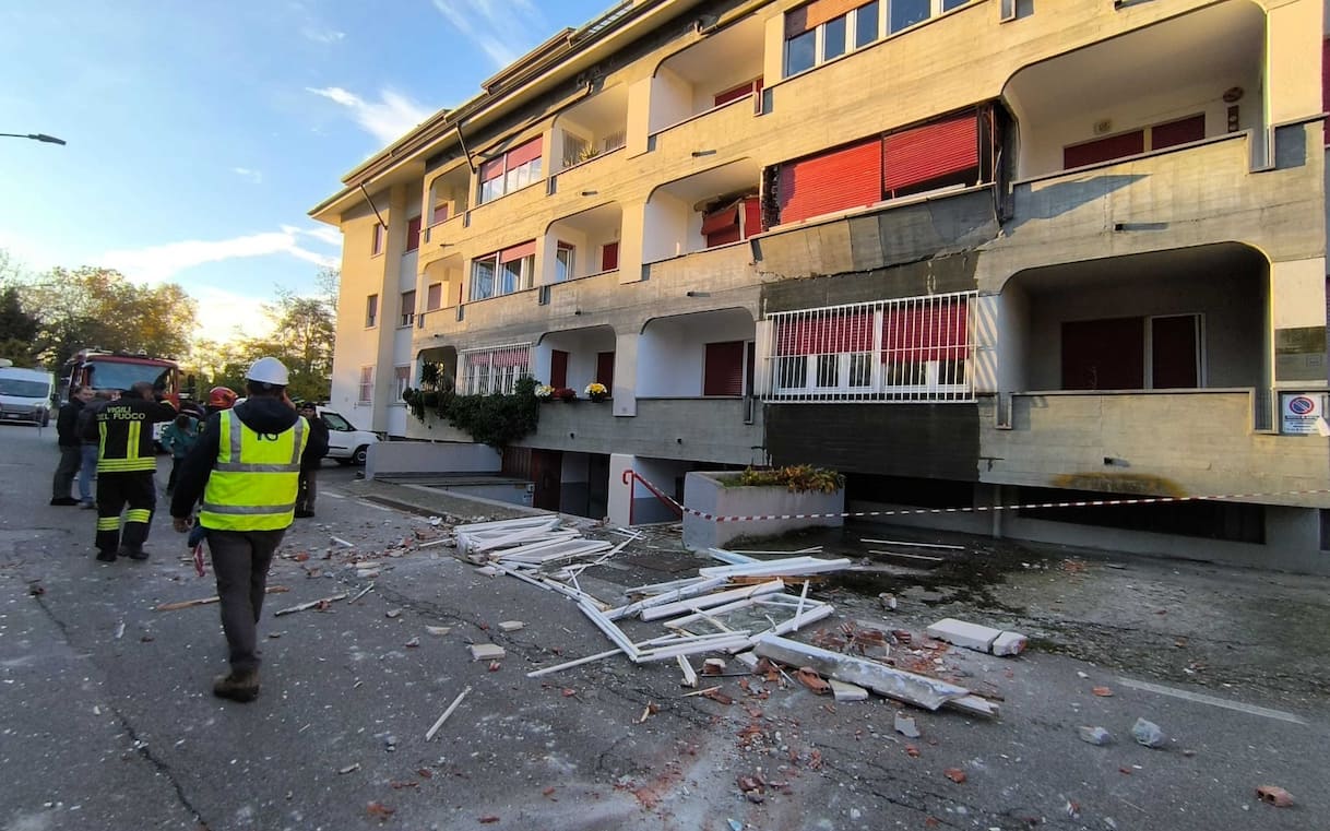 Torino, esplosione in una palazzina a Rivarolo Canavese: due feriti di cui uno grave