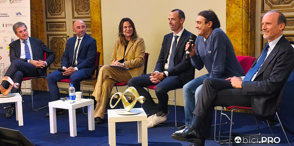 Il momento iniziale con Bettini, Ballan e Chiappucci ha colpito i presenti