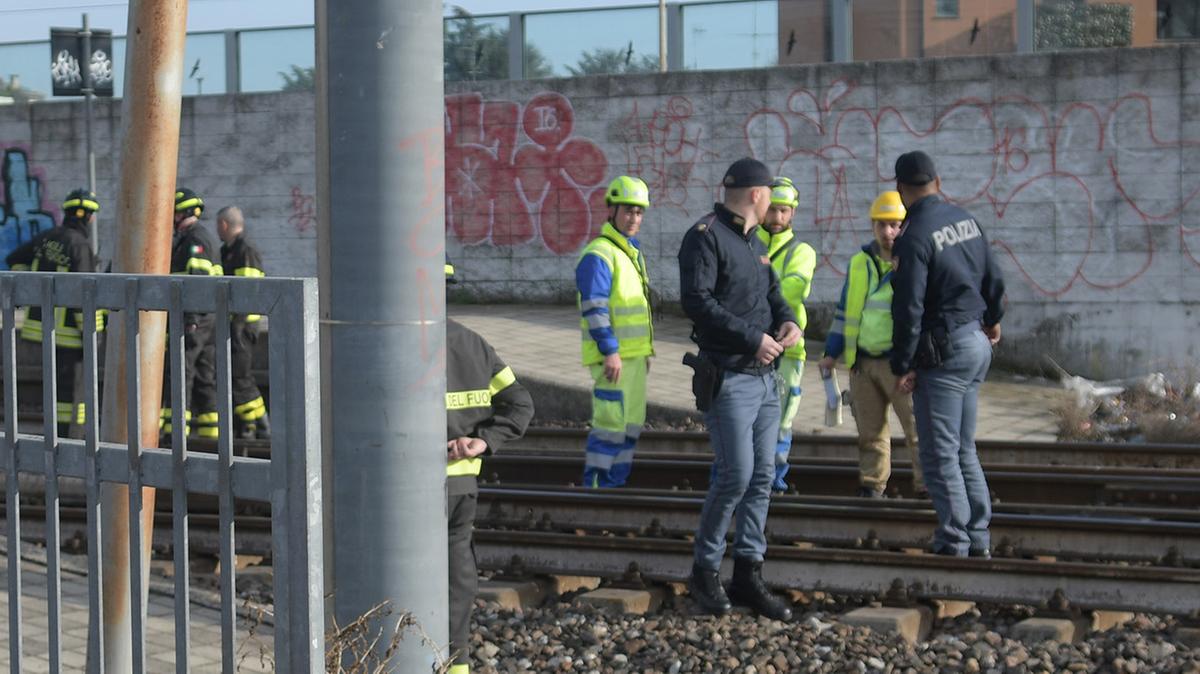 Ragazzo investito e ucciso da un treno: tragedia alla stazione