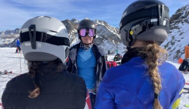 Sci, scatta l'obbligo del casco: 150 euro di multa a chi non lo indossa - Sky TG24