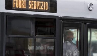 Sciopero generale il 28 novembre, si fermano anche treni e aerei. Orari e fasce di garanzia