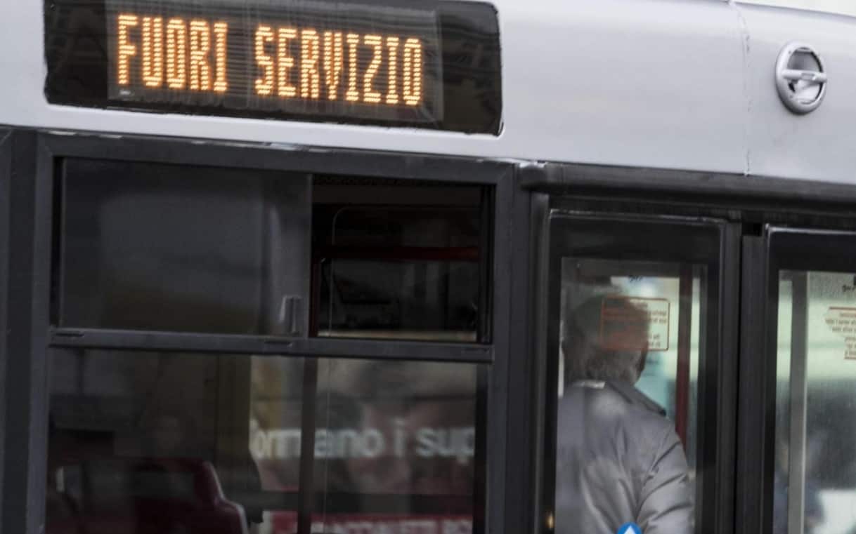 Sciopero generale il 28 novembre, si fermano anche treni e aerei. Orari e fasce di garanzia