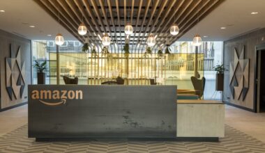 Licenziamenti Amazon, l'allarme dei sindacati: "A Milano proposte di 'voluntary separation' ai dipendenti" - milanotoday.it