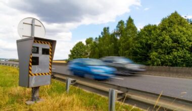 Addio multe: il segnalatore di autovelox a un prezzo mai visto per il Black Friday