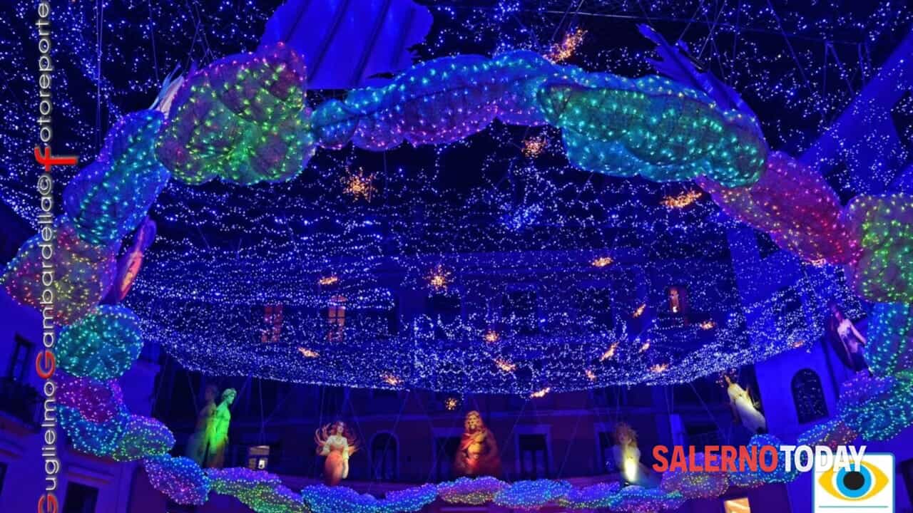 il significato e le foto dell'opera di punta di Luci d'Artista 2025/2026