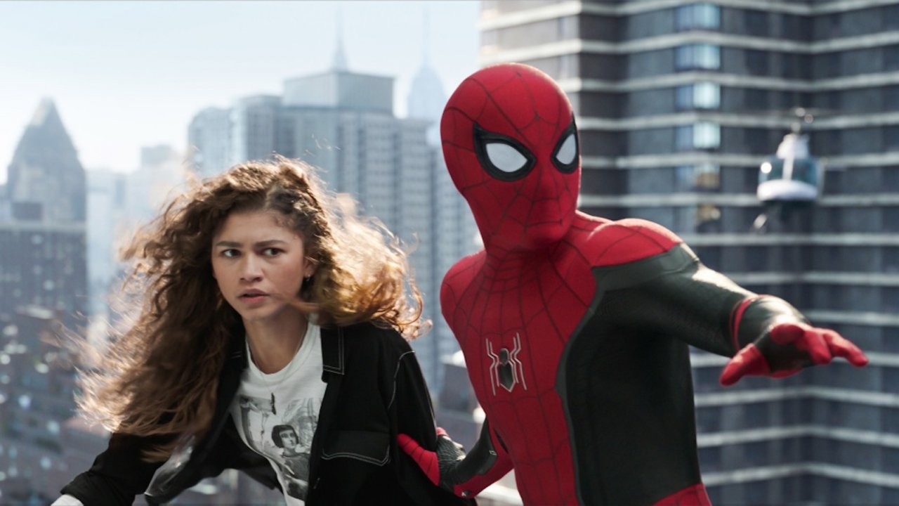 Spider-Man: Tom Holland e Zendaya in una scena di No Way Home
