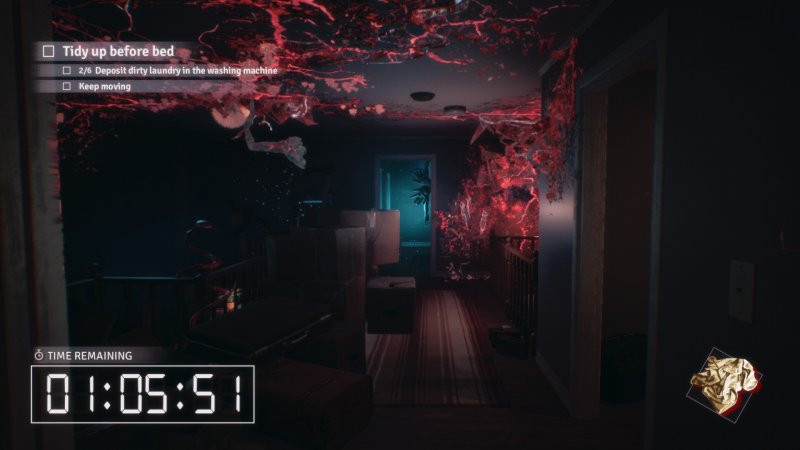 Qualcosa accade al piano di sopra, dove l'intero ambiente sembra trasformarsi