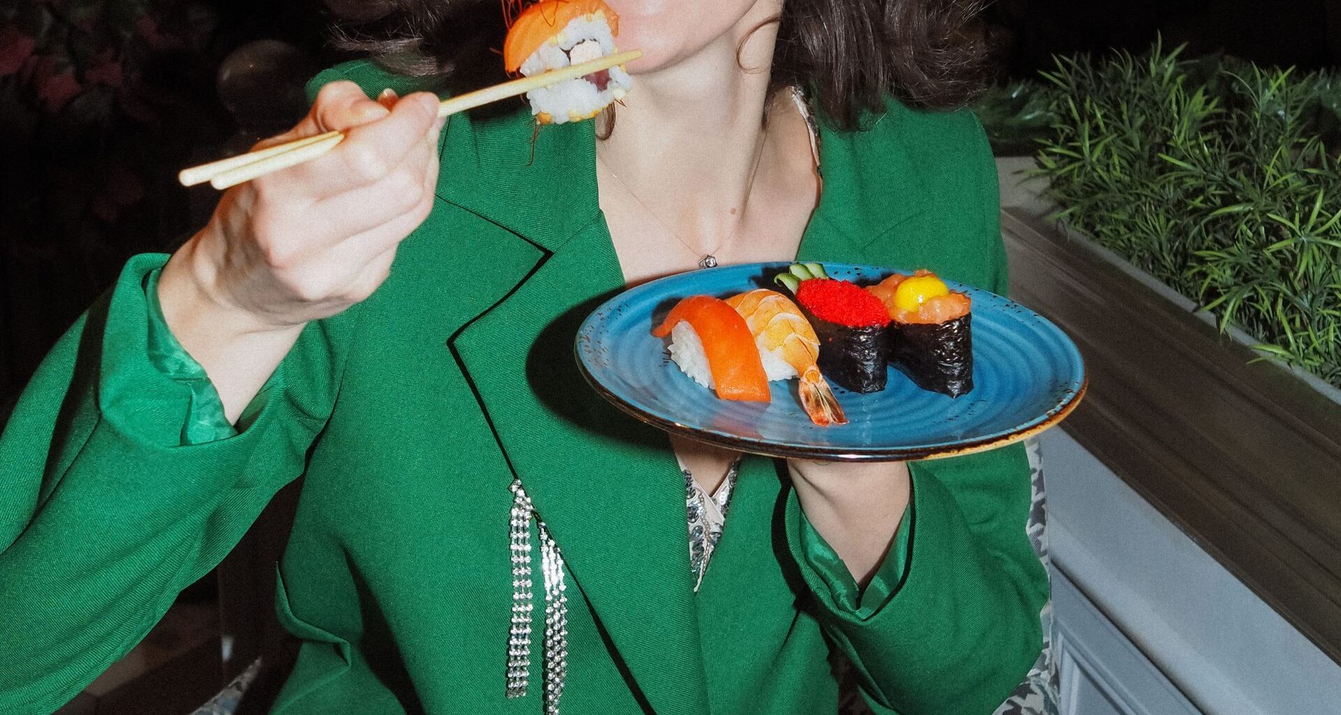 Jesi / Dopo il sushi al ristorante in 11 al pronto soccorso