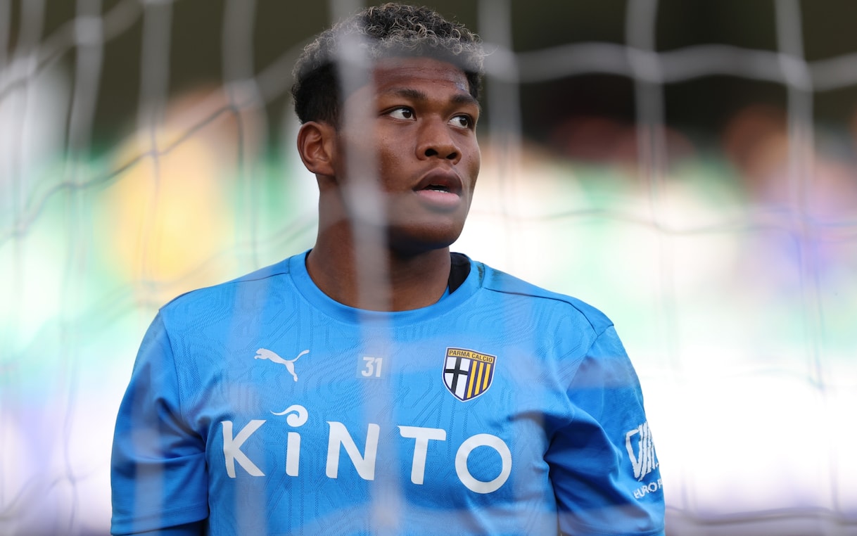 Parma, lungo infortunio per Suzuki: si valuta un portiere sul mercato degli svincolati