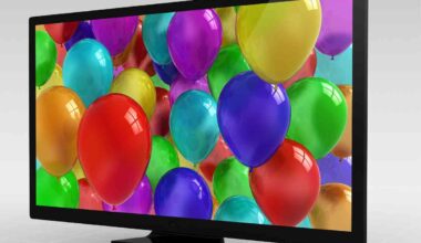 tv smart con sullo schermo dei palloncini colorati