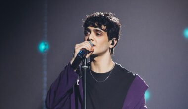 Il padre adottivo racconta Tellynonpiangere dopo X Factor. Riservato, divertente (più che in tv), senza pregiudizi: “Sono fiero di lui”