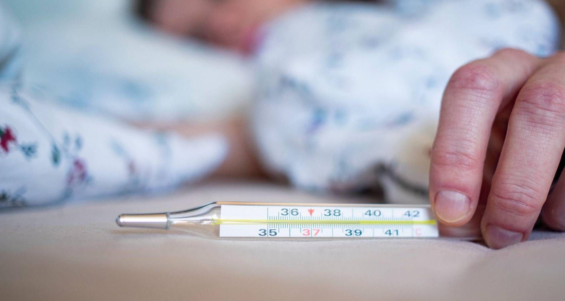 Sette mutazioni per il virus H3N2, è allarme per la 'super' influenza: cos'è, sintomi