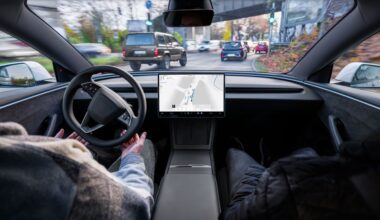 Vuoi provare la Full Self Driving di Tesla in Italia? Si può fare, ecco come