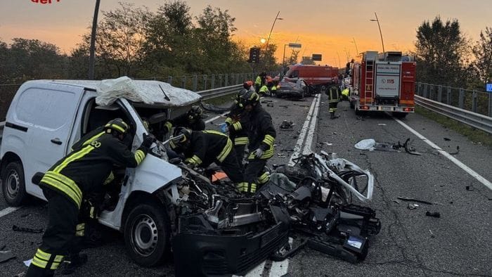Tragico schianto frontale a Stezzano, due morti e un ferito gravissimo