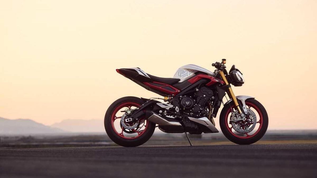 Triumph Street Triple 765 RX e Moto2 Edition: arrivano le versioni racing della naked di Hinckley - News