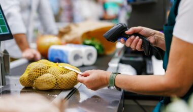 “Altri due lavoratori Pam licenziati col test del finto cliente”. I casi di Tommaso e Davide, nuova denuncia dei sindacati