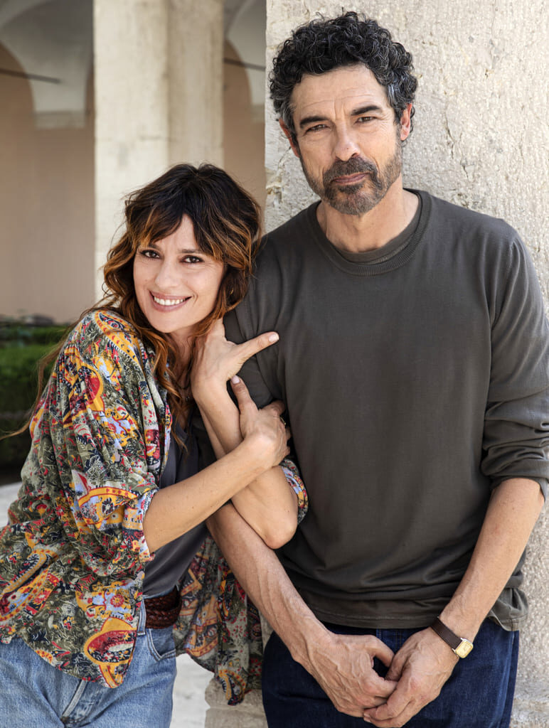 Gli amori del liceo, le crisi degli adulti: al via su Rai 1 Un Professore 3 - Amica.it