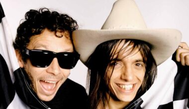 “Io e te siamo fratelli di Blues Brothers”: Valentino Rossi, Lucio Corsi, le idee da spalle al muro e quella roba lì che vale più di tutto il resto - MOW