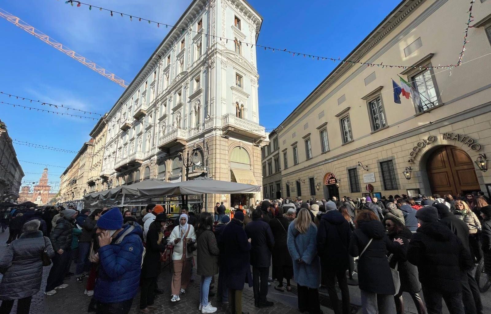 Ornella Vanoni, lunga fila alla camera ardente per l'ultimo saluto