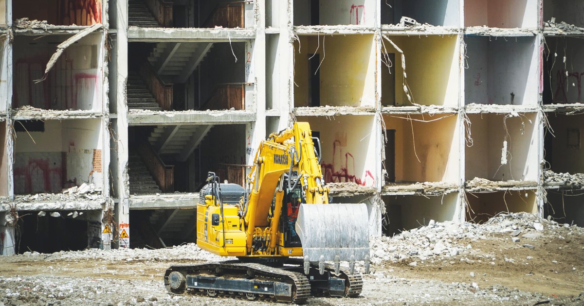 "Pazzesco, scollati dalla realtà". "Meloni tace, ma è d'accordo"