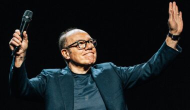 Carlo Verdone al Vanity Fair Stories 2025: «A 75 anni l'amore non è come una volta, ma ci intendiamo ancora. Belve? Mi hanno chiamato ma non andrò»