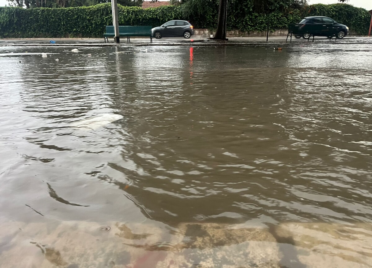 Via Brunelleschi allagata oggi Via Brunelleschi allagata oggi