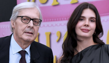 Vittorio Sgarbi a Domenica In, l'avvocato della figlia Evelina dopo l'intervista: "Non è autonomo"