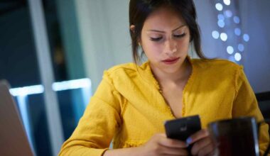 WhatsApp sotto attacco: la truffa del codice a sei cifre ti ruba l’identità, tutti i dettagli