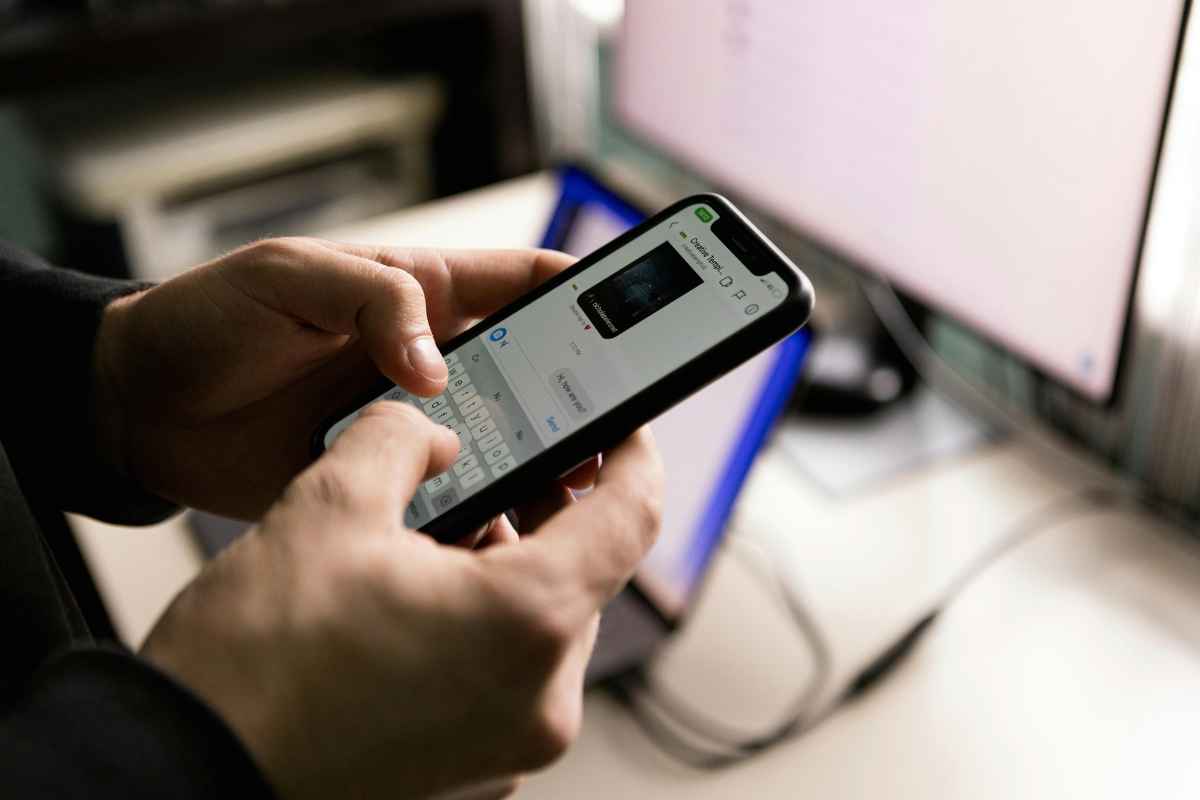 WhatsApp sotto controllo, scatta la sorveglianza, tutti i dettagli