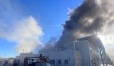 Incendio ai Magazzini Munari: Allerta Fumo