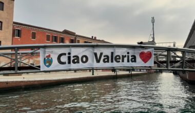 Dieci anni dalla strage del Bataclan, Venezia ricorda Valeria Solesin