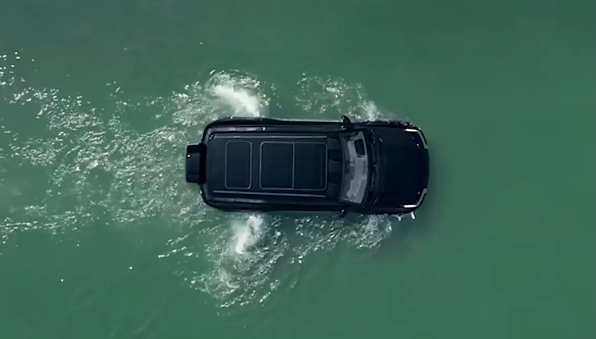 Alla scoperta del suv cinese che si trasforma in una barca da oltre 1000 CV